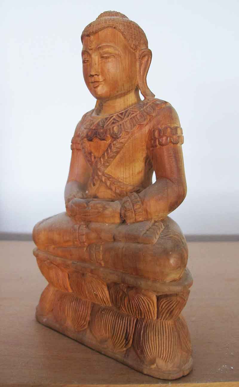 พระพุทธรูป ไม้หอม แกะสลัก 