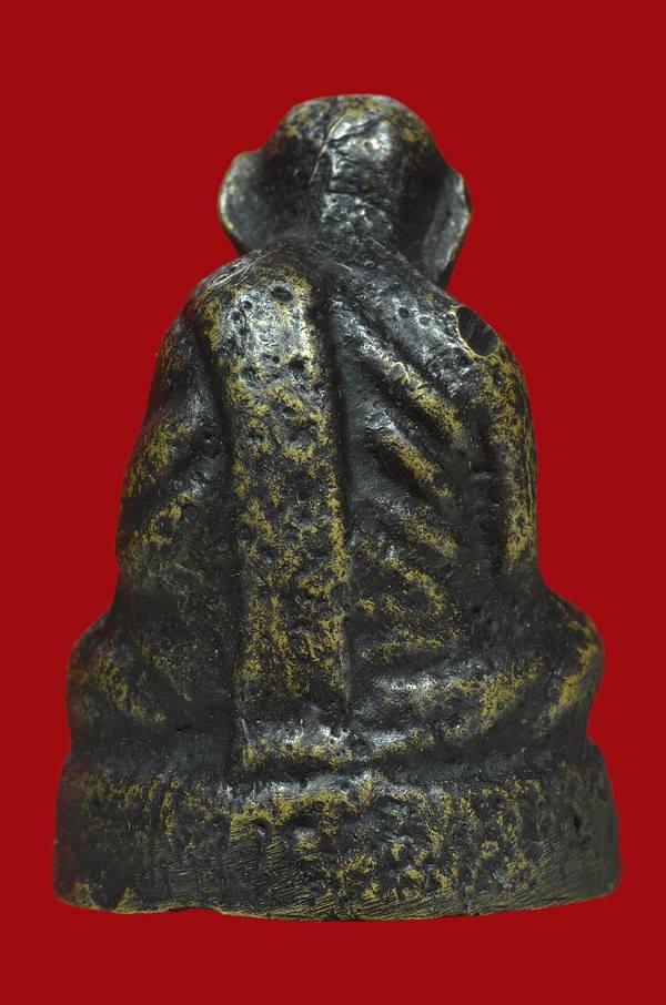 หล่อโบราณพ่อท่านคล้าย พิมพ์หลังคู้หนังสือเลยฐาน ล่ำๆ