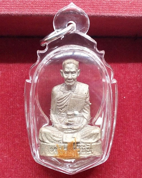 รูปเหมือนหล่อโบราณรุ่นแรก เลี่ยม+เกศา หลวงปู่ชื้น วัดญาณเสน ปี 2541 ตอกโค๊ตด้านหลัง