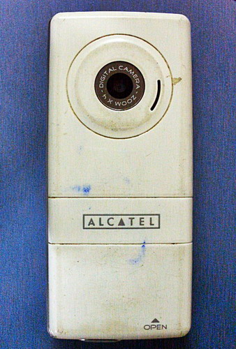 โทรศัพย์ alcatel มีกล้อง เก็บไว้เป็นของสะสม ใครสนใจเก็บสะสมเชิญครับ เคาะเดียวแดงครับ