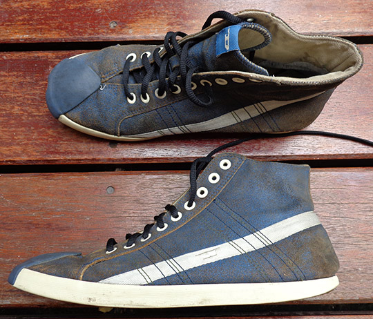 รองเท้า DIESEL ของแท้ เบอร์ 42 ครับ