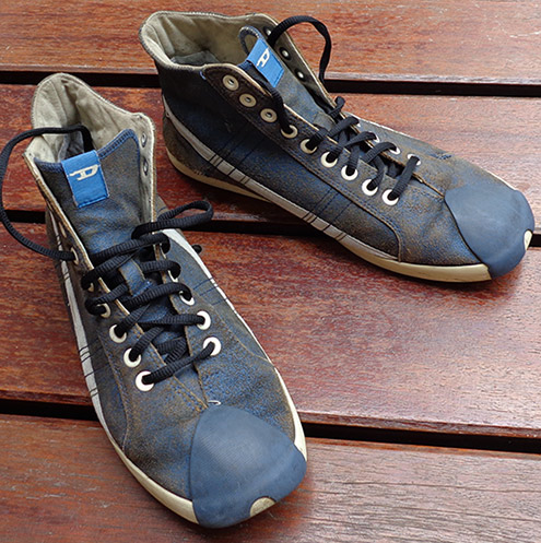 รองเท้า DIESEL ของแท้ เบอร์ 42 ครับ