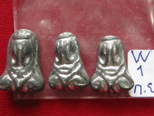 พระรอด วัดโคนอน 2515...ตะกั่ว 3 องค์...หลวงปู่โต๊ะ วัดประดู่ฉิมพลี กทม.เสก...ไม่แพง ครับ