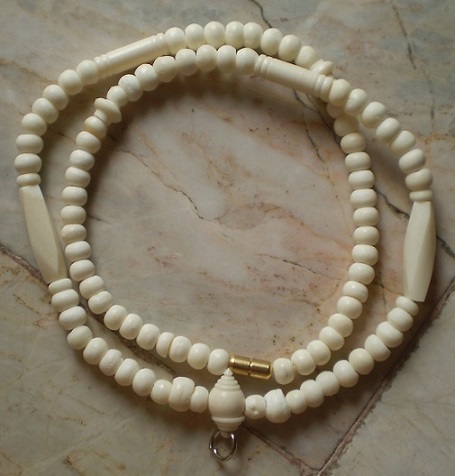 สร้อยกระดูกช้าง  ห่วงกลางหัวขุน   เคาะเดียว 