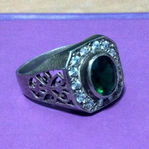 แหวนเงินแท้ ฝังพลอย สวยงาม ถูกๆครับ