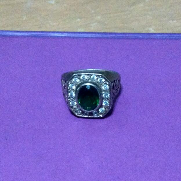 แหวนเงินแท้ ฝังพลอย สวยงาม ถูกๆครับ