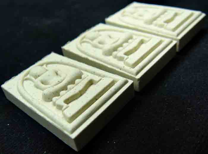 พระสมเด็จไกเซอร์ หลังสมเด็จโต รุ่นแรก วัดนาคกลางวรวิหาร เหมาที่เดียว 3 องค์ ขนาดองค์พระ 2.3x3.4x0.6 