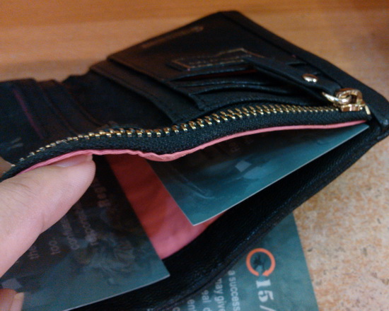 กระเป๋าสตางค์ fifteen sixteen หนังแท้ สีดำ