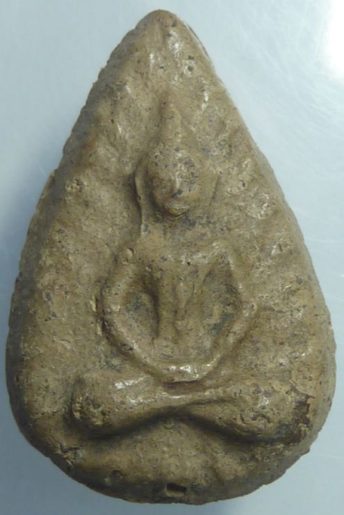 พระกลีบบัวสมาธิ กรุวัดบวรมงคล(ลิงขบ) กทม. เนื้อดินเผา เก่ายุครัตนโกสินทร์ตอนกลาง