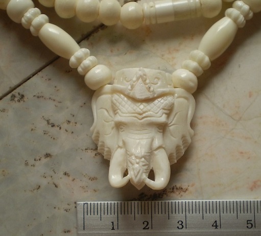 สร้อยกระดูกช้าง  ห่วงกลางหัวช้างทรงเครื่อง  เคาะเดียว 