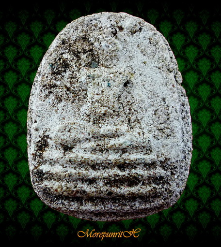 พระกรุเนื้อผงพุทธคุณพิมพ์พระสมเด็จสามชั้น กรุวัดใหม่ปากบาง จ.พระนครศรีอยุธยา (๒)