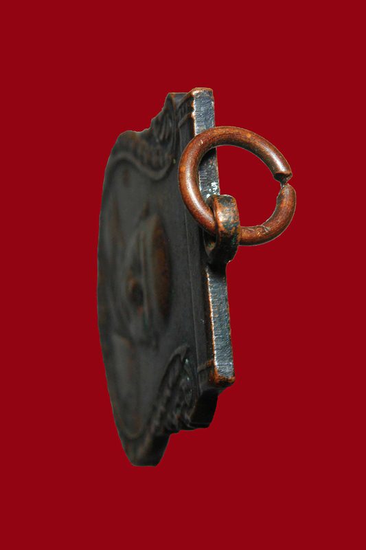 เหรียญหลวงพ่อเงิน วัดดอนยายหอม ปี2500 เนื้อทองแดงรมดำ องค์ที่๑