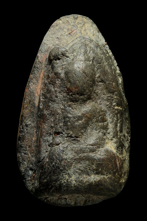 พระเม็ดน้อยหน่า กรุพญาดำ สุโขทัย เคาะเดียวแดงครับ