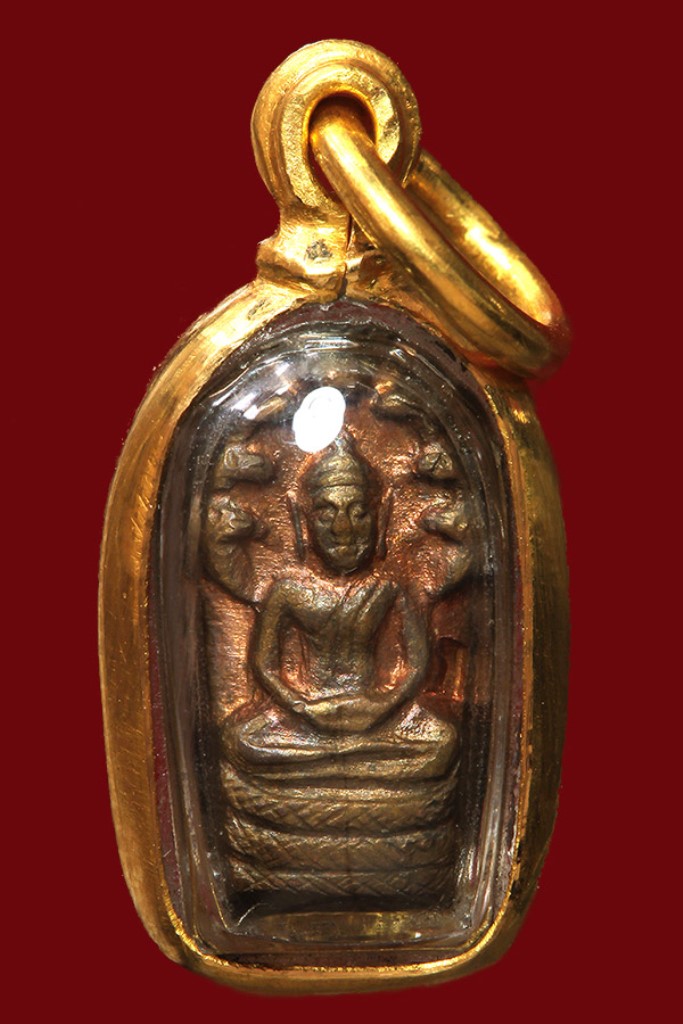 พระปรกมะขามหลวงพ่อเกษม เขมโก ปี 17 บล็อกหน้ไม่แตก