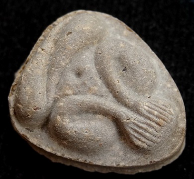 พระปิดตามหาเสน่ห์ หลังยันต์พุทโธ เนื้อเกสรเนื้อจัด