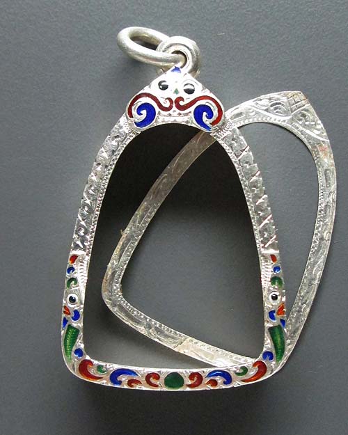 กรอบเงินลงยา งานสวยงานดี (มือ2) ขนาด กว้าง2.2 สูง3.0 หนา0.6 ซ.ม. สภาพสวยพร้อมใช้ครับ