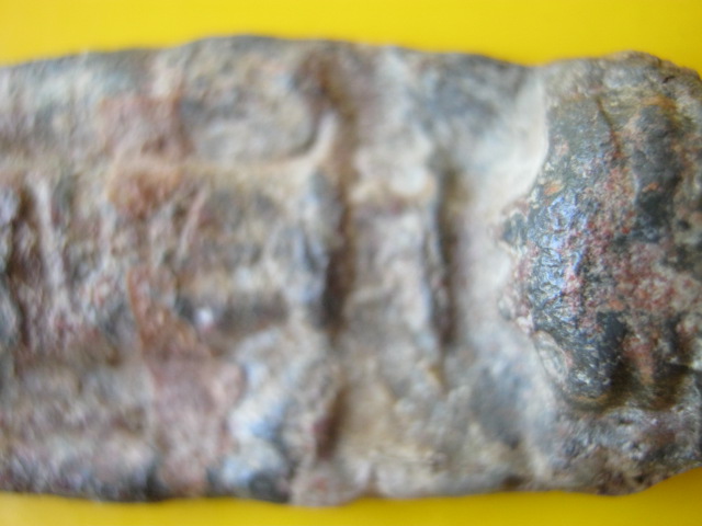 พระร่วงยืนสนิมแดง 