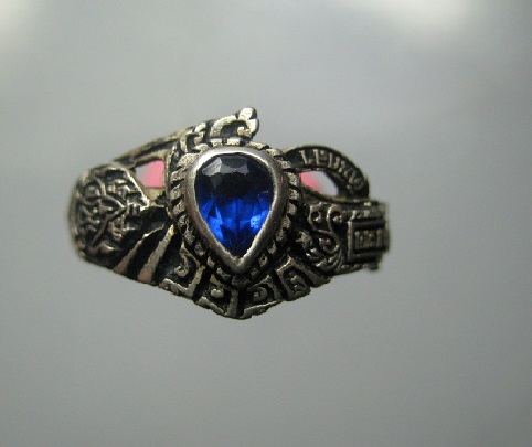 แหวนเงินเงินหัวพลอยสีน้ำเงิน