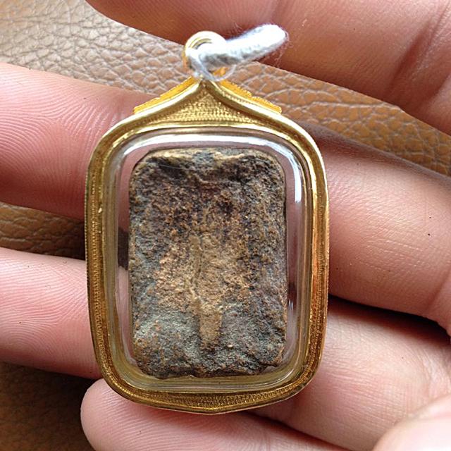  หลวงพ่อปาน วัดบางนมโค พิมพ์ทรงหนุมานใหญ่ เนื้อดิน ปี2460 จ.พระนครศรีอยุธยา เลี่ยมทองสั่งทำยกซุ้มบนล