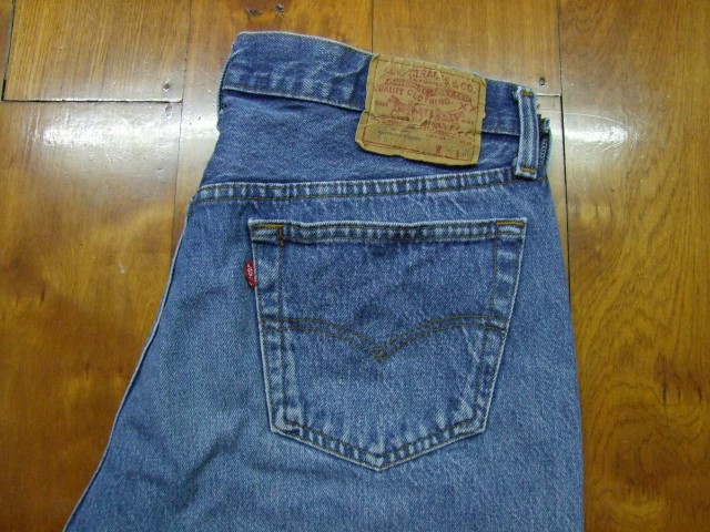 กางเกงยีนส์ลีวายส์501 made in usa รุ่นเก่าๆ สวยๆ ขายถูกๆ เอว35นิ้ว