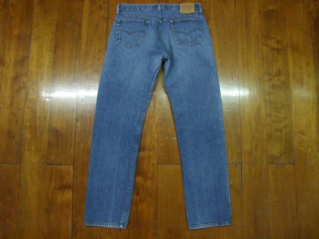 กางเกงยีนส์ลีวายส์501 made in usa รุ่นเก่าๆ สวยๆ ขายถูกๆ เอว35นิ้ว