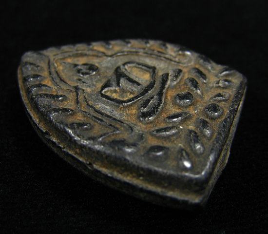 พระเนื้อผงลงรัก เนื้อหามวลสารดี สวยไม่ทราบที่ครับ