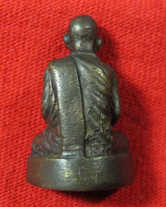 รูปเหมือนหลวงปู่ตื้อ อุดกริ่ง สภาพสวยมาก 