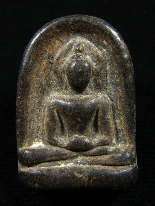 พระเนื้อดิน เนื้อหามวลสารดี สวยไม่ทราบที่ครับ