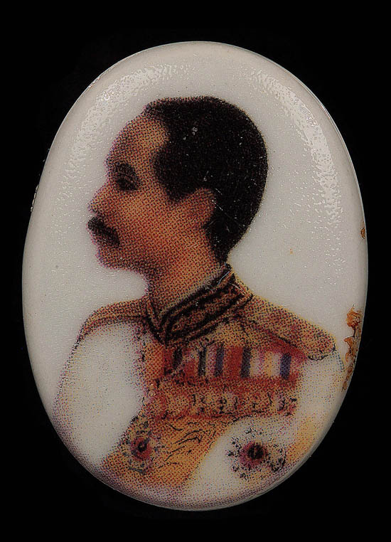 + ล็อคเก็ตรัชกาลที่ ๕ หลวงพ่อเกษม +