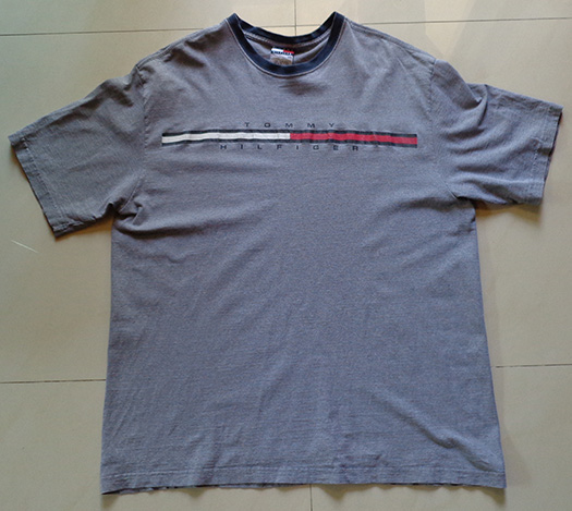 เสื้อยืด TOMMY HILFIGER ของแท้ XL สีเทา สกรีนกลางอก สวยเด่น พิเศษแถมเสื้อ NIKE ให้อีกตัวครับ