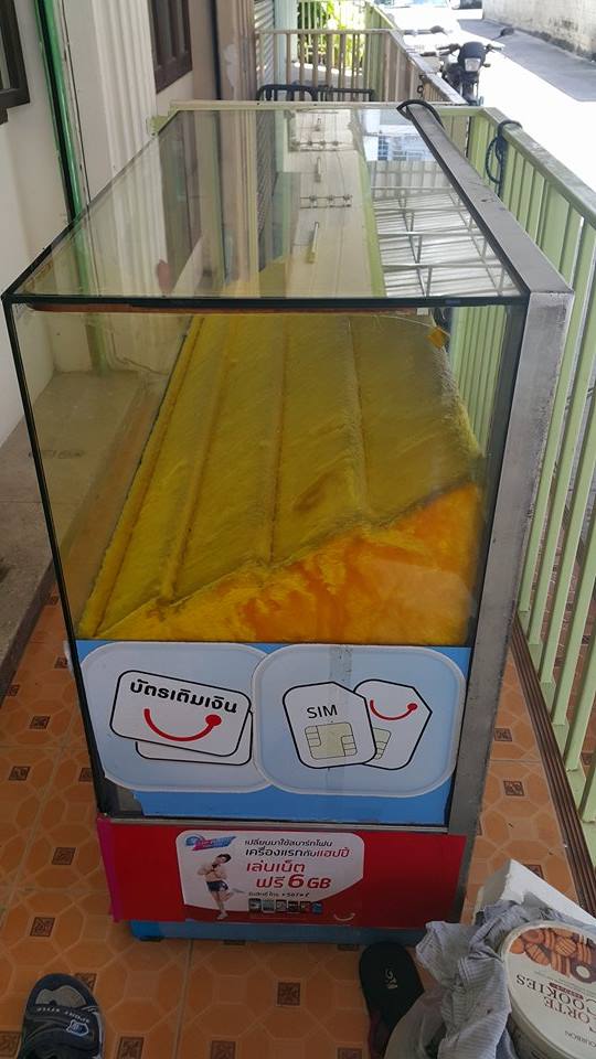 ตู้กระจก  ขายมือถือ   