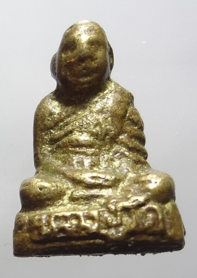  รูปหล่อโบราณ หลวงพ่อโต วัดบ้านกล้วย  โคราช