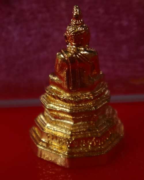 หลวงพ่อพระใส รุ่นสร้างศาลา ๓๗ องค์เล็ก...น่ารัก...หายากแล้วรุ่นนี้ไม่มีให้เห็นแล้วค่ะ