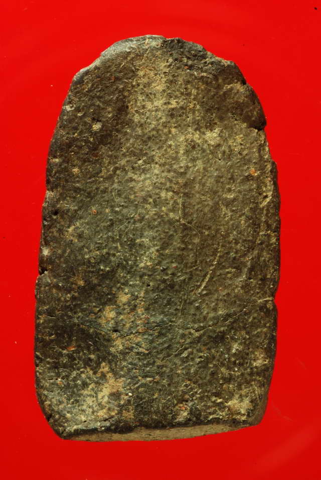 พระซุ้มเถาวัลย์เลื้อย กรุวัดชนะสงคราม กรุงเทพมหานคร เนื้อดิน