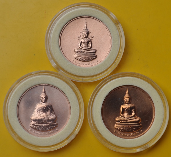 พระแก้วมรกต ภปร. 3 ฤดู