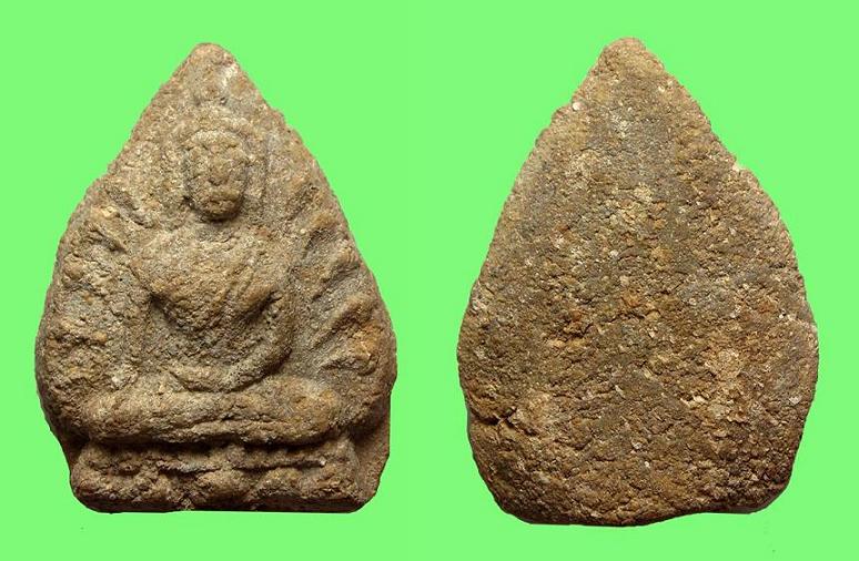 พระกลีบบัวเนื้อผง กรุไชยา จ.สุราษฏฯ