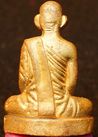  รูปหล่อ หลวงพ่อเดิม วัดหนองโพ เนื้อมวลสารมีดหมอ หลวงพ่อเดิม สภาพสวย พร้อมกล่องเดิม หมายเลข 7125