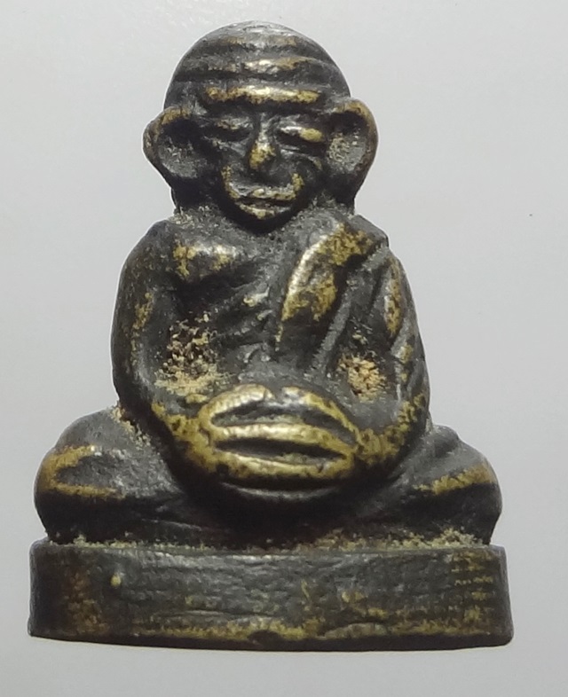  รูปหล่อ ไม่ทราบที่ ก้นมีโค๊ด เก่าๆ