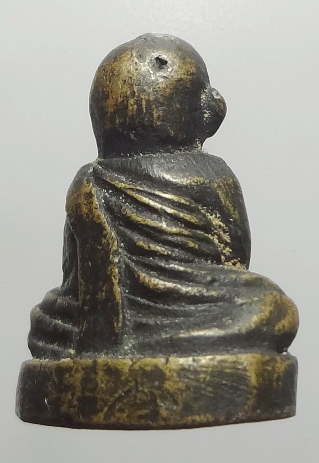  รูปหล่อ ไม่ทราบที่ ก้นมีโค๊ด เก่าๆ