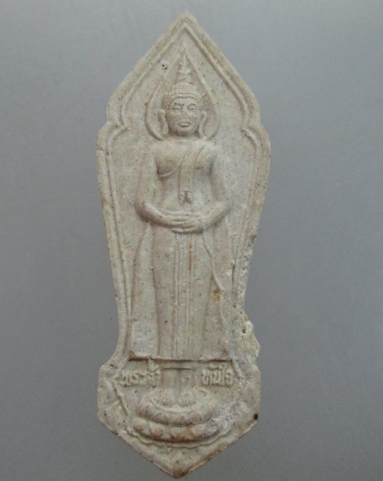 พระเจ้าทันใจ วัดไผ่เลี้ยง กรุงเทพฯ