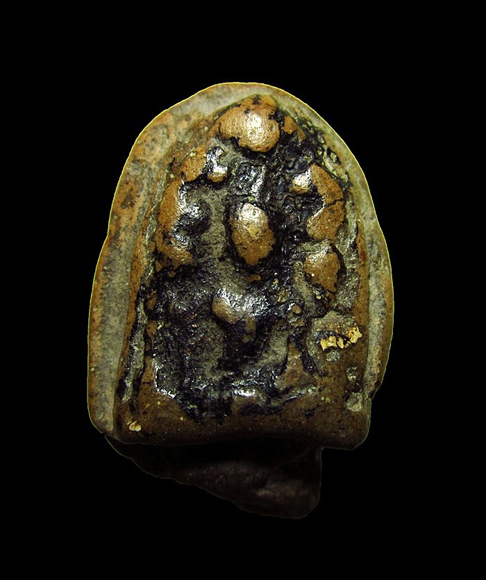 พระนาคปรกลูกยอไม่ตัดปีก กรุเก่ากำแพงเพชร เคาะเดียวแดงครับ (ขอผู้ที่พร้อมโอนเลยครับ)