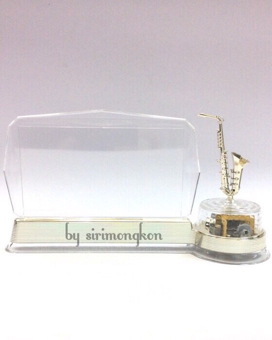 วัดใจ!!!10ชุด!!!แท่นโชว์ธนบัตร พร้อมกล่องดนตรี บทเพลงพระราชนิพนธ์ และกระเป๋าผ้าใยสังเคราะห์ #2