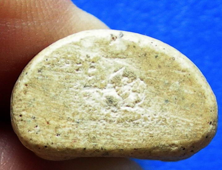 รูปหล่ออุดกริ่งหลวงพ่อเงิน วัดบางคลาน เนื้อว่าน    No. 1