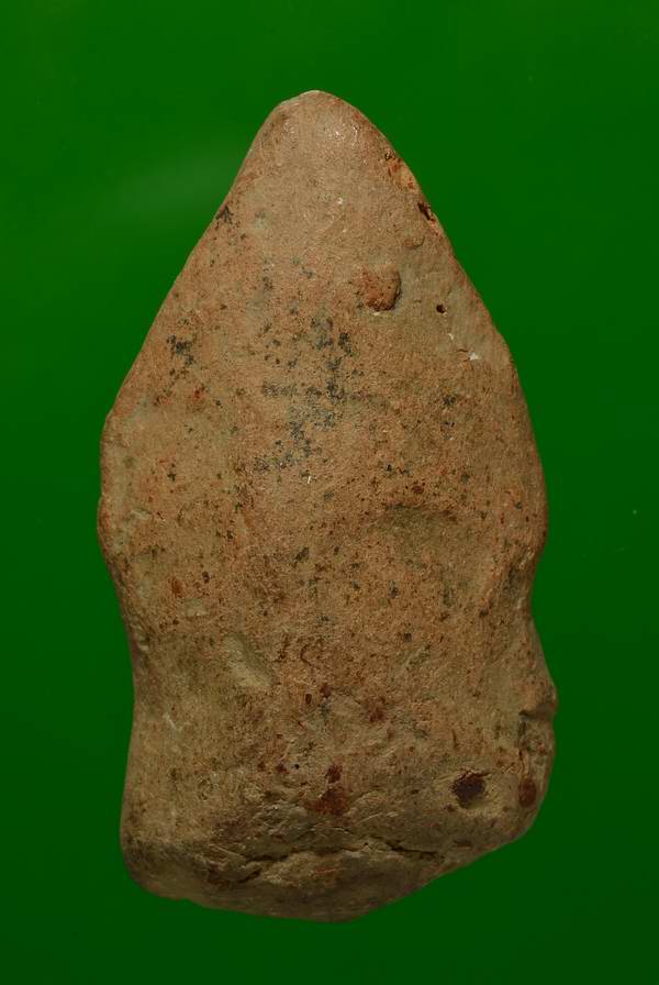 พระเนื้อดิน พิมพ์มารวิชัย ฐานบัวสองชั้น ลงกรุ ไม่ทราบที่