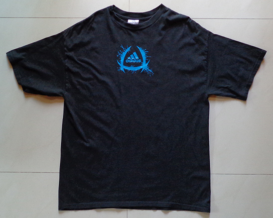 เสื้อยืด ADIDAS ของแท้ XL สีดำ สกรีนยางโลโก้กลางอกสีฟ้า สวยเด่น พิเศษแถมเสื้อ REEBOK ให้อีกตัวครับ