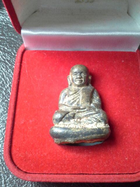 หลวงพ่อเงินเบ้าทุบเนื้อสำริดเปียกทอง