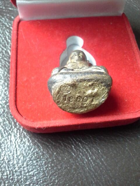 หลวงพ่อเงินเบ้าทุบเนื้อสำริดเปียกทอง