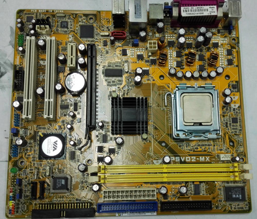 เมนบอร์ดคอม asus p5vd02-mx และซีพียู  intel celeron 3.06 G พร้อมพัดลม CPU ยกชุด