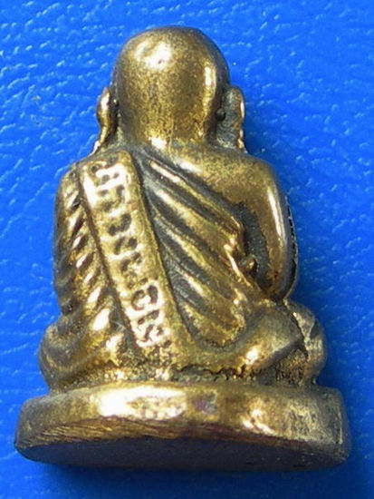 รูปหล่อหลวงพ่อเงิน วัดบางคลาน.........