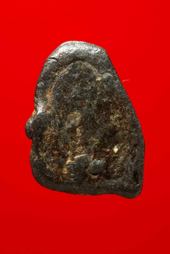 พระเม็ดน้อยหน่า กรุหนองมน สนิมแดง ลพบุรี 